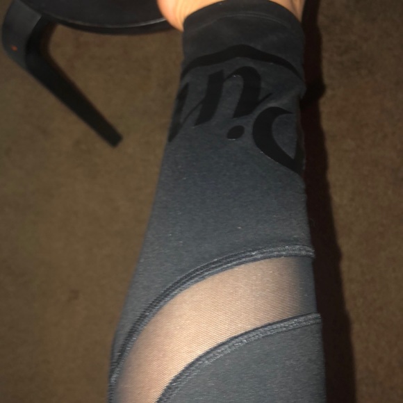 PINK Ultimate Leggings. - Picture 4 of 5